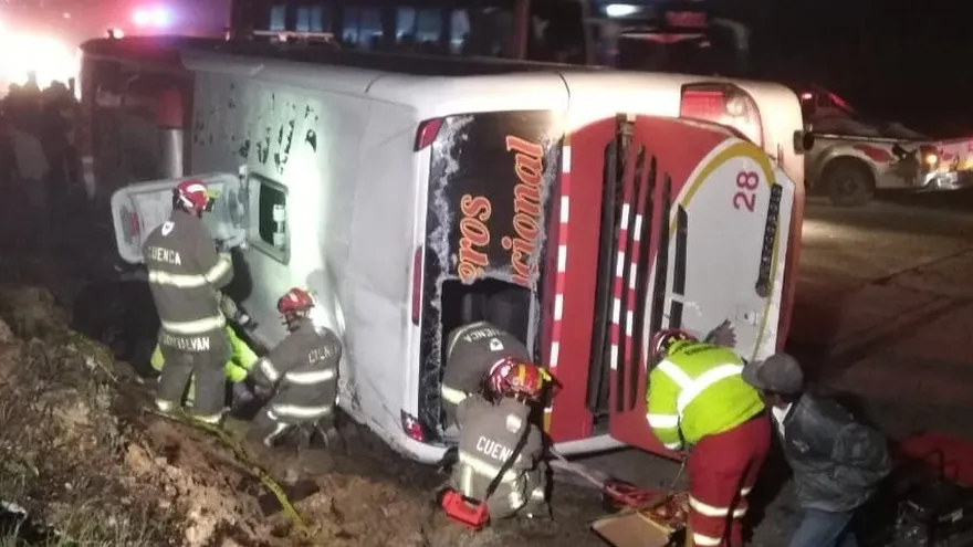 Diez fallecidos en accidente de tráfico en Ecuador.