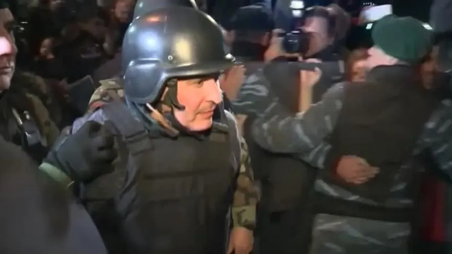 Detienen a exministro de Kirchner al intentar esconder 8.9 millones de dólares