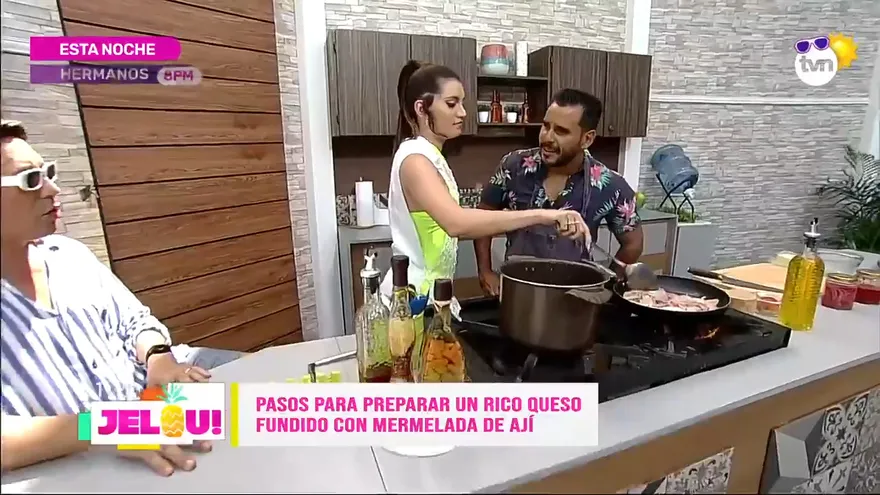 Receta: Queso fundido con mermelada de ají