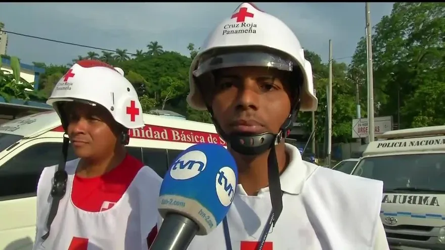 Cruz Roja atiende heridos por protesta en la UP