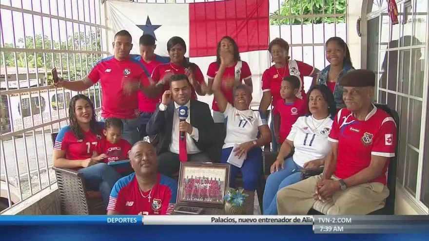 Familia del Seleccionado Luis Ovalle en espera de Sorteo