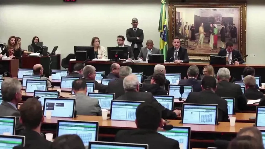 Congreso de Brasil discute denuncia por corrupción contra Temer