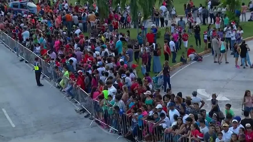 Decomisan productos vencidos en el desfile de Navidad