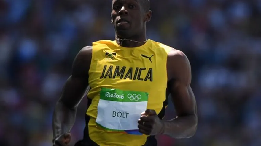 Bolt ganó la séptima de las ocho series y buscará el oro el domingo, primero en las semifinales y después en la final.