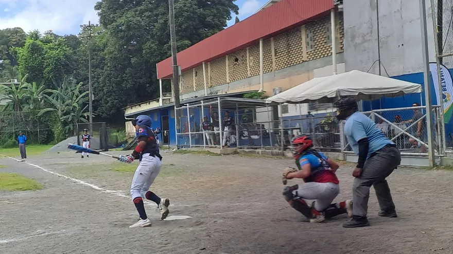 Acción del Torneo Sectorial Metropolitano de Béisbol Intermedio