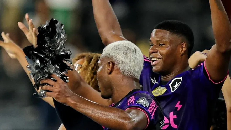 Kadir Barría celebrando con Botafogo