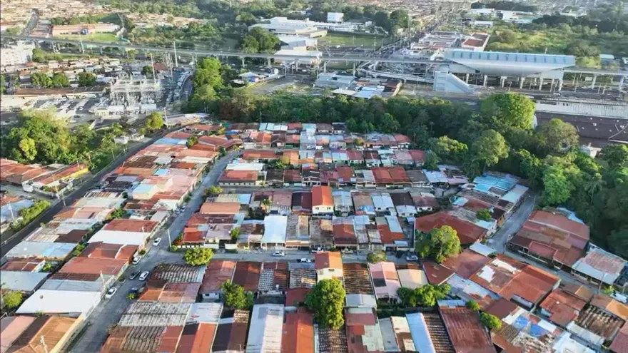 Vistas aéreas de San Pedro y barriadas adyacentes