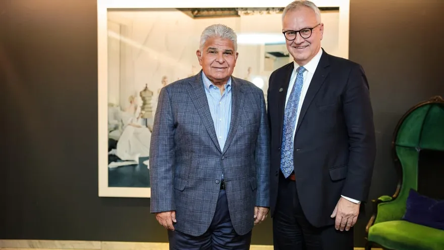 presidente José Raúl Mulino y Kristian Berg Harpviken, secretario director del Comité Noruego del Nobel de la Paz 2025