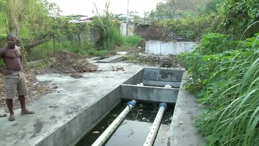Tanque séptico afecta a residentes de Tierra Prometida