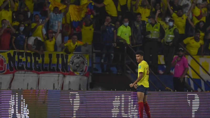 Colombia derrotó a Chile y se aprieta la pelea por el cupo a Catar 2022