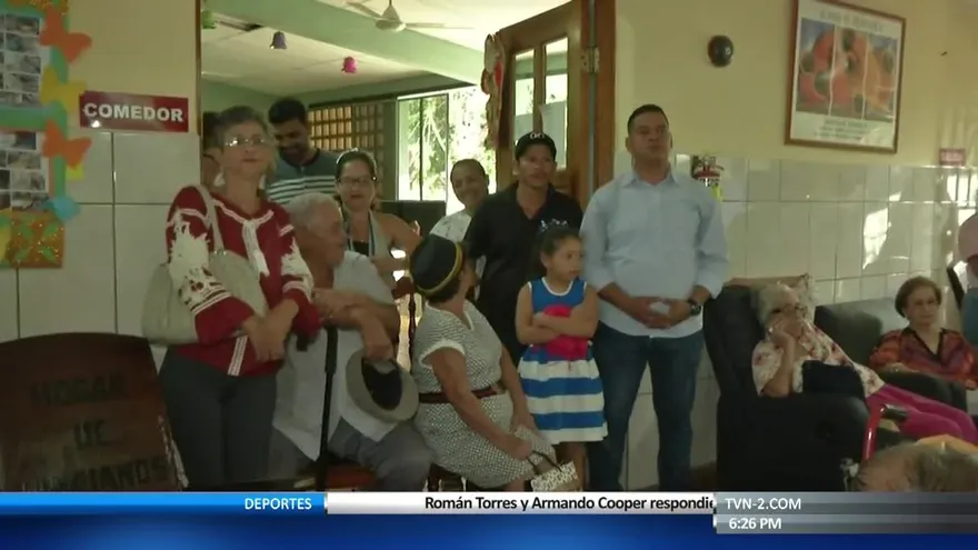 Ancianos abandonadas que reciben Cepadem son visitados por sus hijos