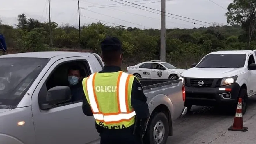 Personas aprehendidas y  autos llevados en grúas por incumplir normas establecidas por Covid-19