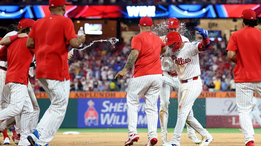 MLB Edmundo Sosa héroe en triunfo de los Phillies