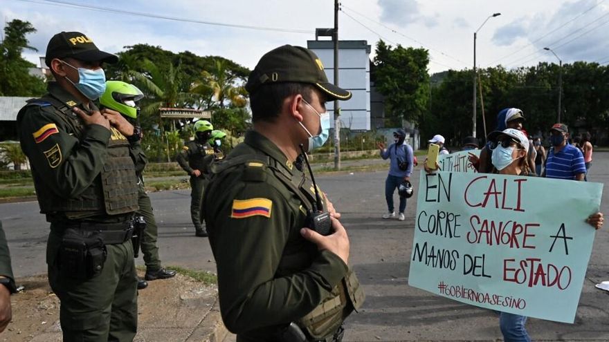 Trece días de protesta dejan 42 muertos en una Colombia.