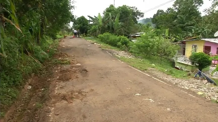 Calle colapsada en Burunga, Arraiján