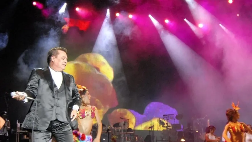 El mundo de la música rinde tributo a Juan Gabriel