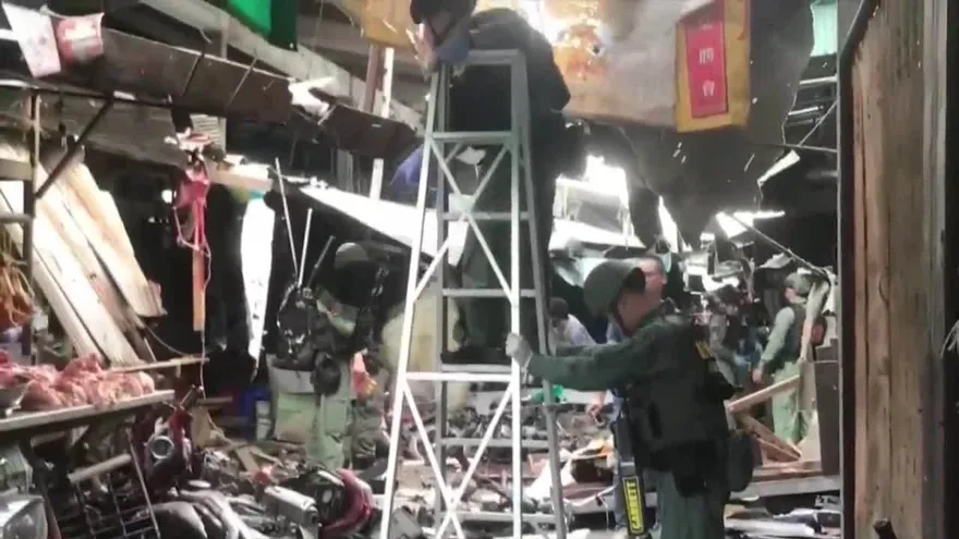 Al menos 3 muertos al estallar una bomba en un mercado del sur de Tailandia