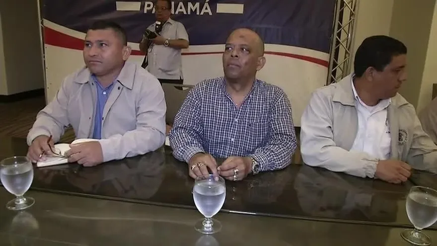 Gremios docentes y comisión se reúnen