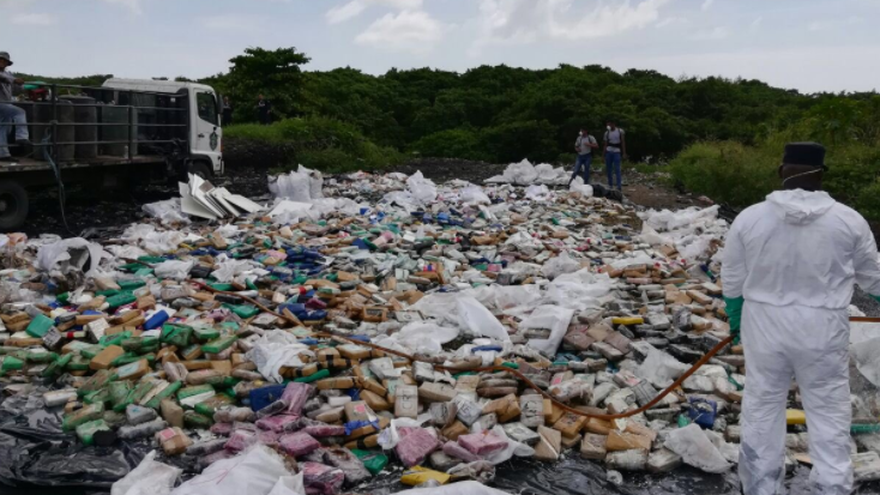 Parte de la droga destruida