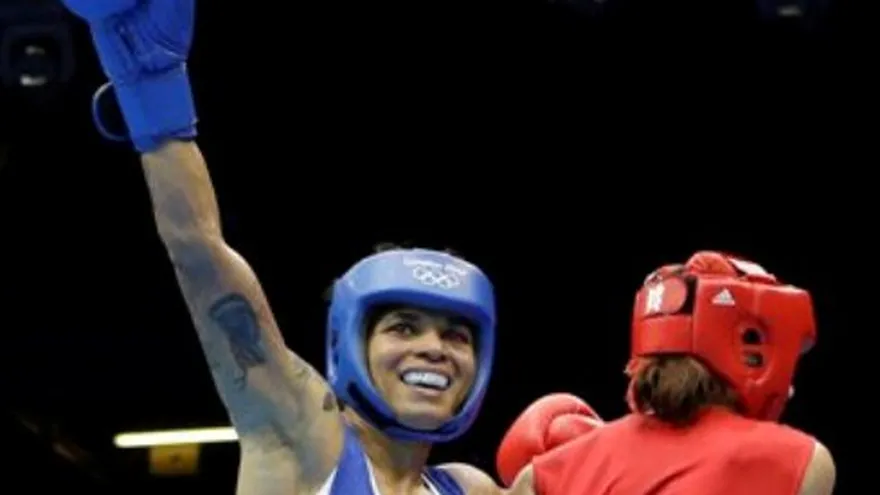 Brasileña Araujo se asegura bronce en boxeo femenino
