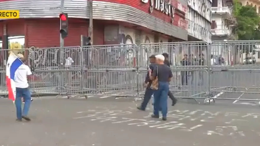 Permiten entrada de estudiantes a discusión de contrato minero