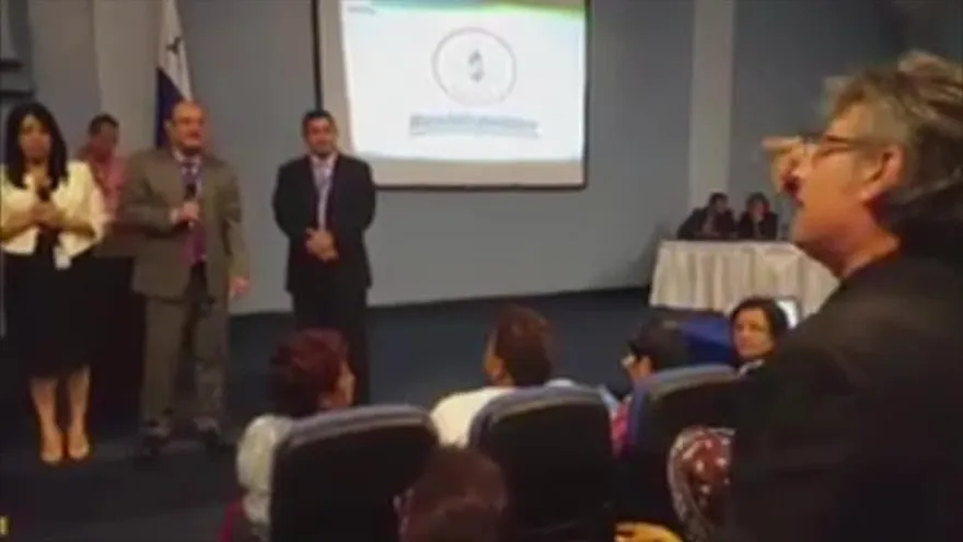 Pacientes se molestan con director de la CSS tras la reunión por el tema de medicamentos