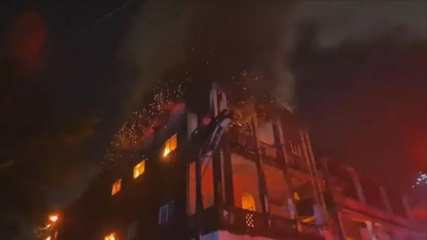 Imágenes del incendio de caseones en la ciudad de Colón.