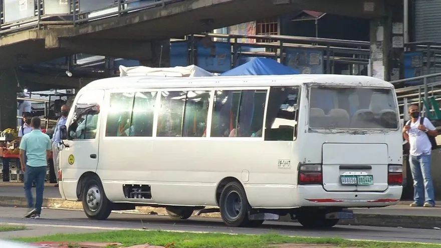 Sigue cobro de tarifa ilegal en el transporte público