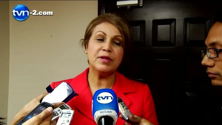 Menores, que laboran como empacadores, se reúnen con Defensora del Pueblo