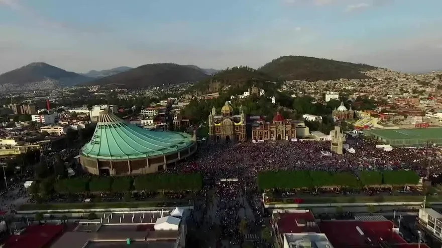 Cruz Peregrina parte a México