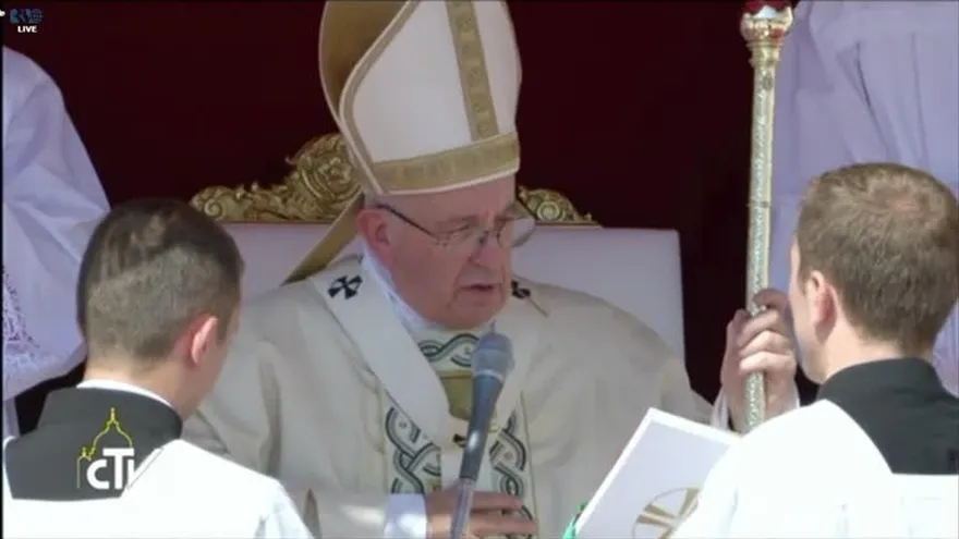 El papa Francisco canonizó a la madre Teresa de Calcuta