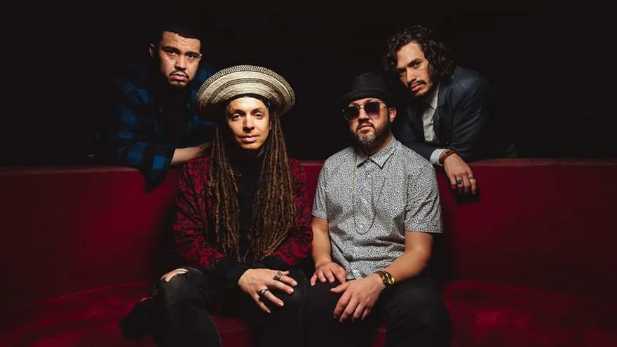 Fotografía cedida este miércoles por la banda estadounidense Making Movies, en la que se registró a sus integrantes (de i a d) Andrés Chaurand, Enrique Chi, Juan-Carlos Chaurand y Diego Chi.