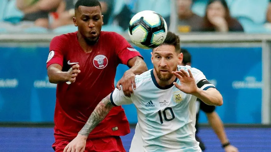 Argentina supera 2-0 a Catar y jugará contra Venezuela en cuartos de Copa América