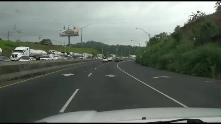 Vuelco de mula provoca tranque