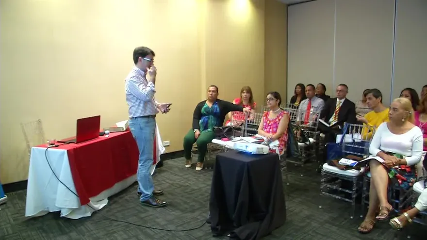 Jóvenes que sufrieron tuberculosis se dedican a ayudar a los demás