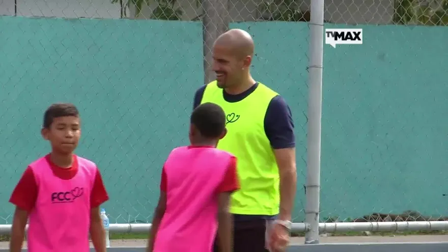 Juan Sebastián Verón dicta clínica de fútbol en Panamá