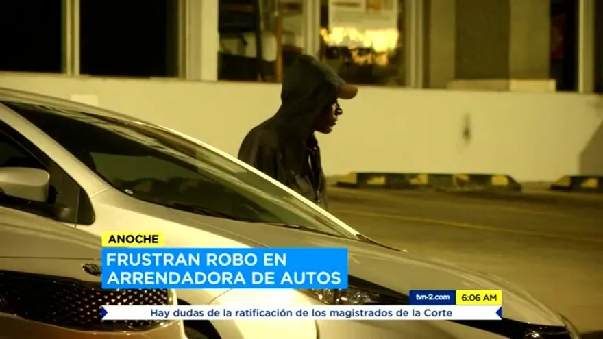 Detienen a una persona intentando robar en una empresa de alquiler de auto