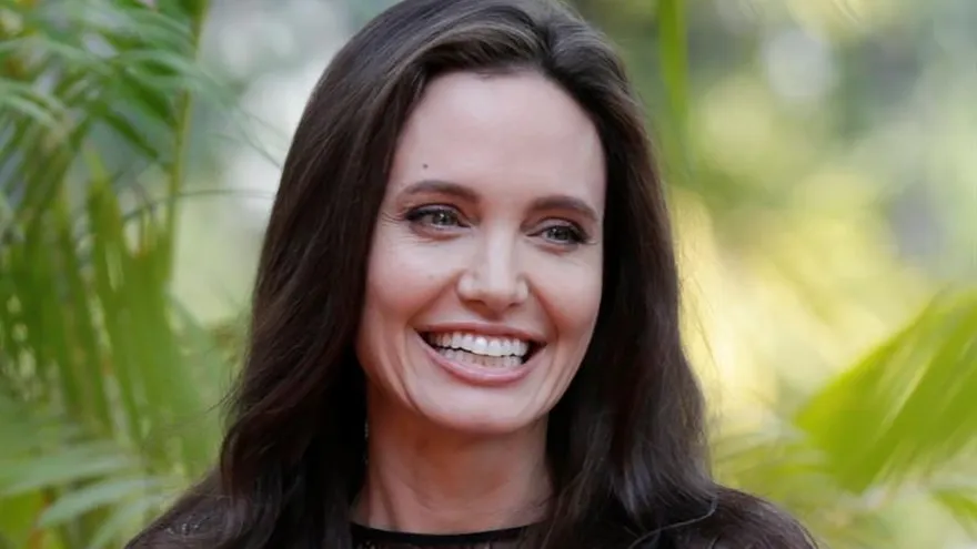 Angelina Jolie, protagonista de "Lara Croft: Tomb Raider", impartió una clase en la London School of Economics (LSE).