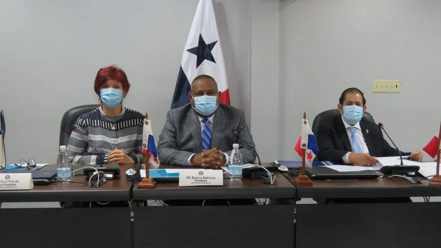 Fiscalía de Cuentas, Tribunal Electoral y BDA sustentan su presupuesto ante la Asamblea Nacional