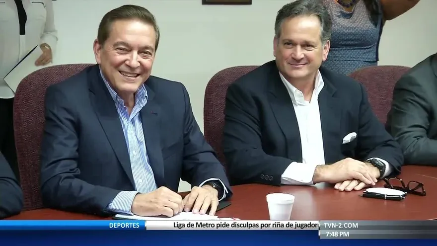 Precandidatos presidenciales del PRD se reúnen con autoridades del CEN