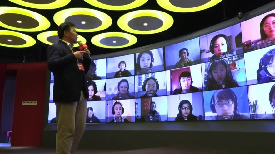 Miles de chinos recurren a internet para trabajar y estudiar pese al coronavirus