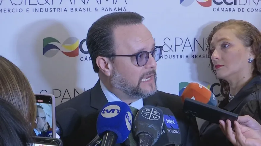 Julio Moltó, ministro de Comercio e Industrias