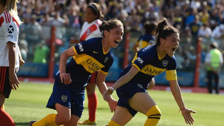 Boca golea a River por 5-0 en el primer superclásico femenino profesional