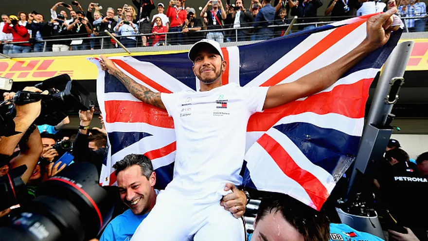 Hamilton quiere más tras ser campeón: "Aún tenemos carreras por ganar" | Agencia