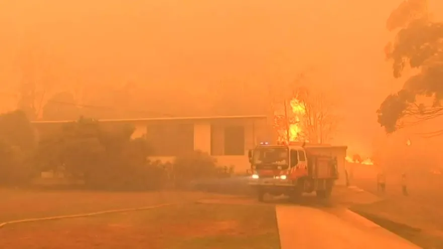 Se forma un "megafuego" fuera de control en el norte de Sídney