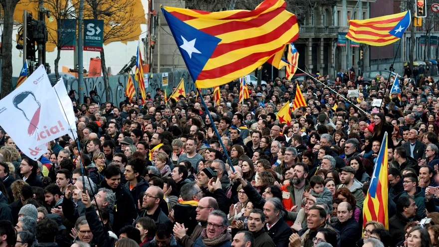 Concentración de independentistas hoy frente a la subdelegación del Gobierno en Girona