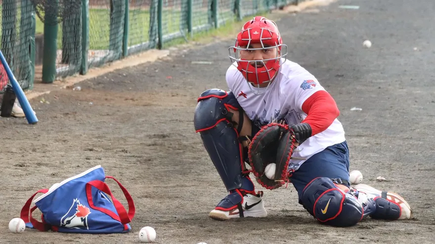 Leonardo Bernal entrena con Panamá para la Copa América de Béisbol 2025