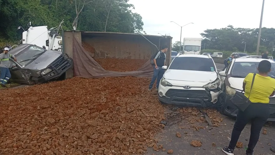 Accidente de tránsito en la autopista Arraiján-La Chorrera