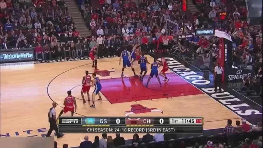 Los Warriors superaron 125-94 a los Bulls en Chicago