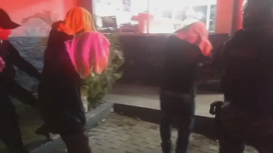 Los aprehendidos ya furon puesto a órdenes del Ministerio Público.